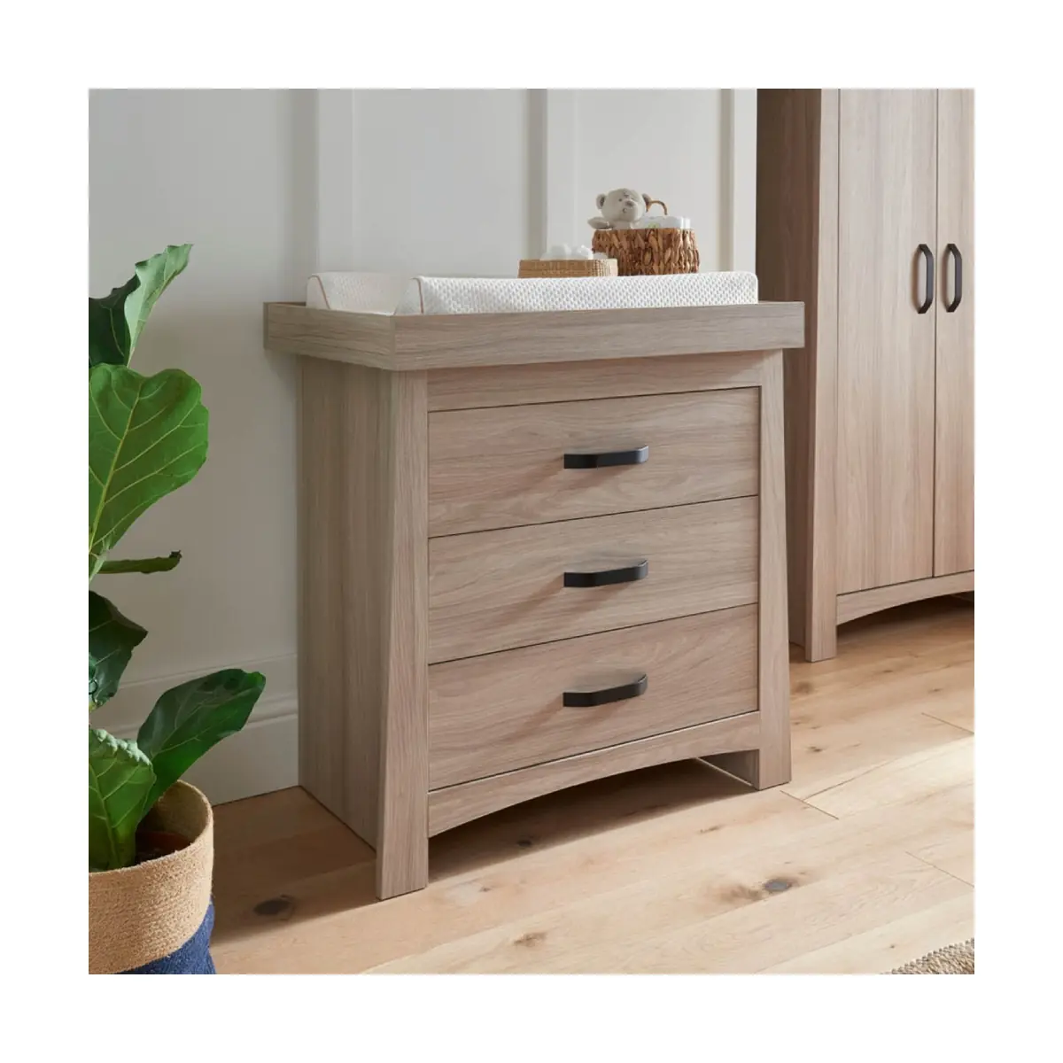 CuddleCo Isla 3 Drawer Dresser Changer